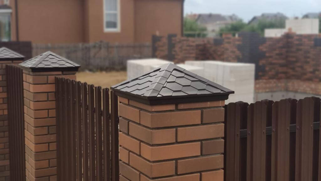 Колпак Zking Эверест Коричневый на столб 1.5х1.5 кирпича (390х390мм) в Соликамске фото