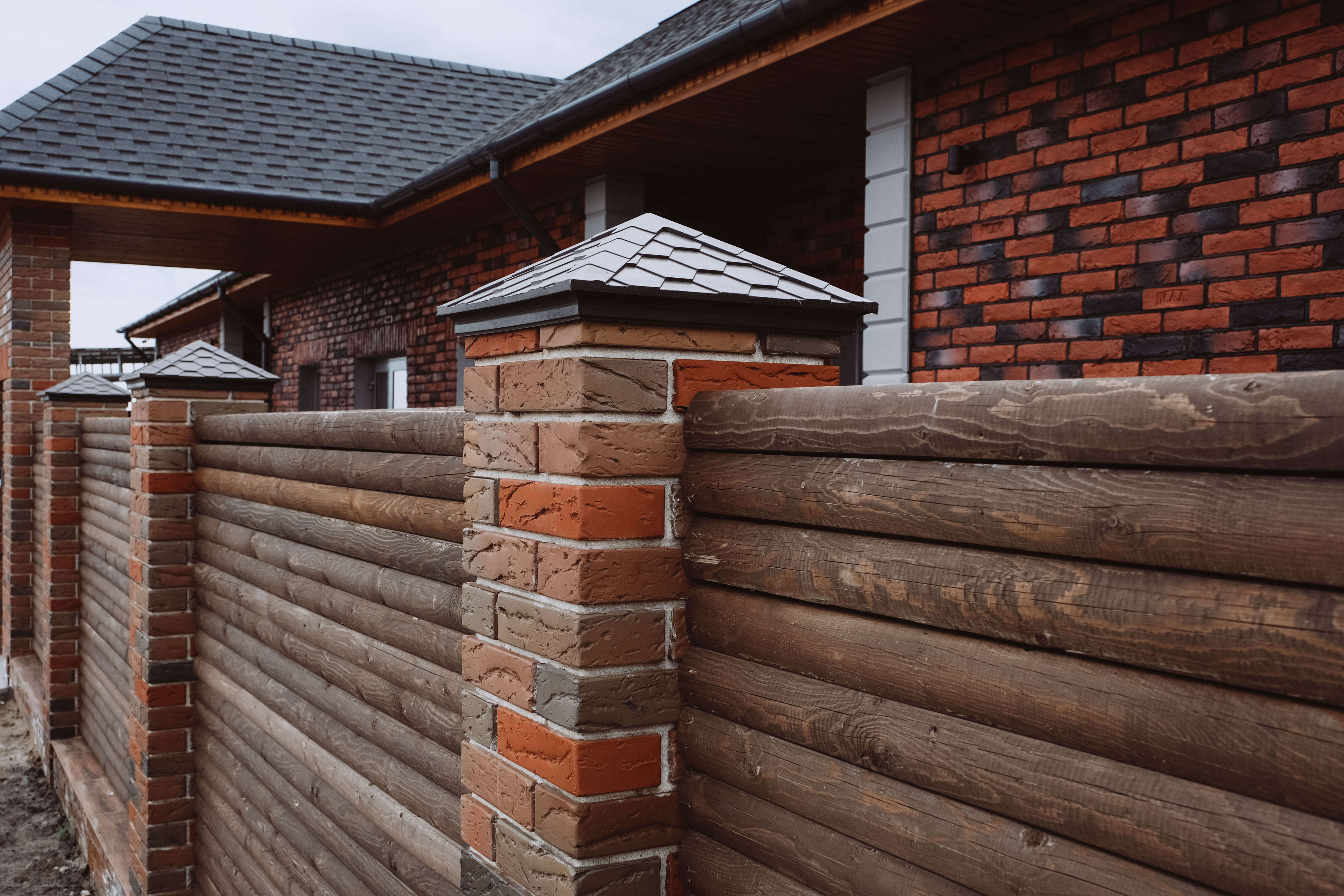 Колпак Zking Эверест Коричневый на столб 1.5х1.5 кирпича (390х390мм) в Соликамске фото