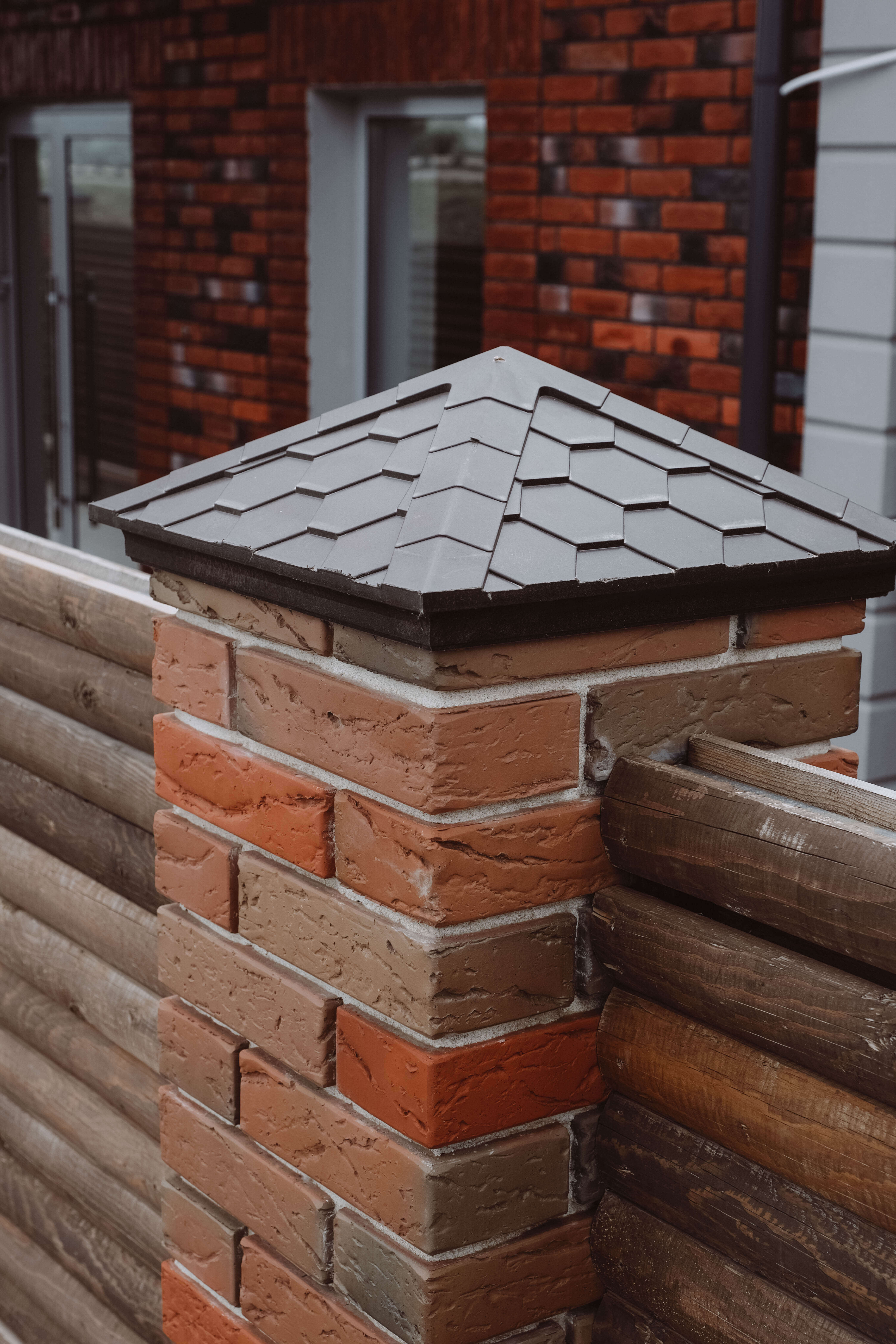 Колпак Zking Эверест Коричневый на столб 1.5х1.5 кирпича (390х390мм) в Соликамске фото